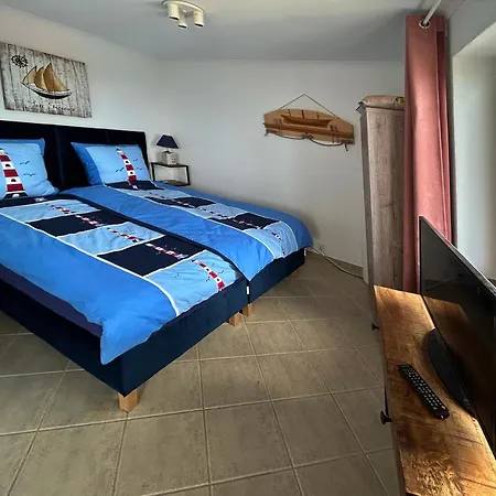 Mb-apartments With Sea View דירה